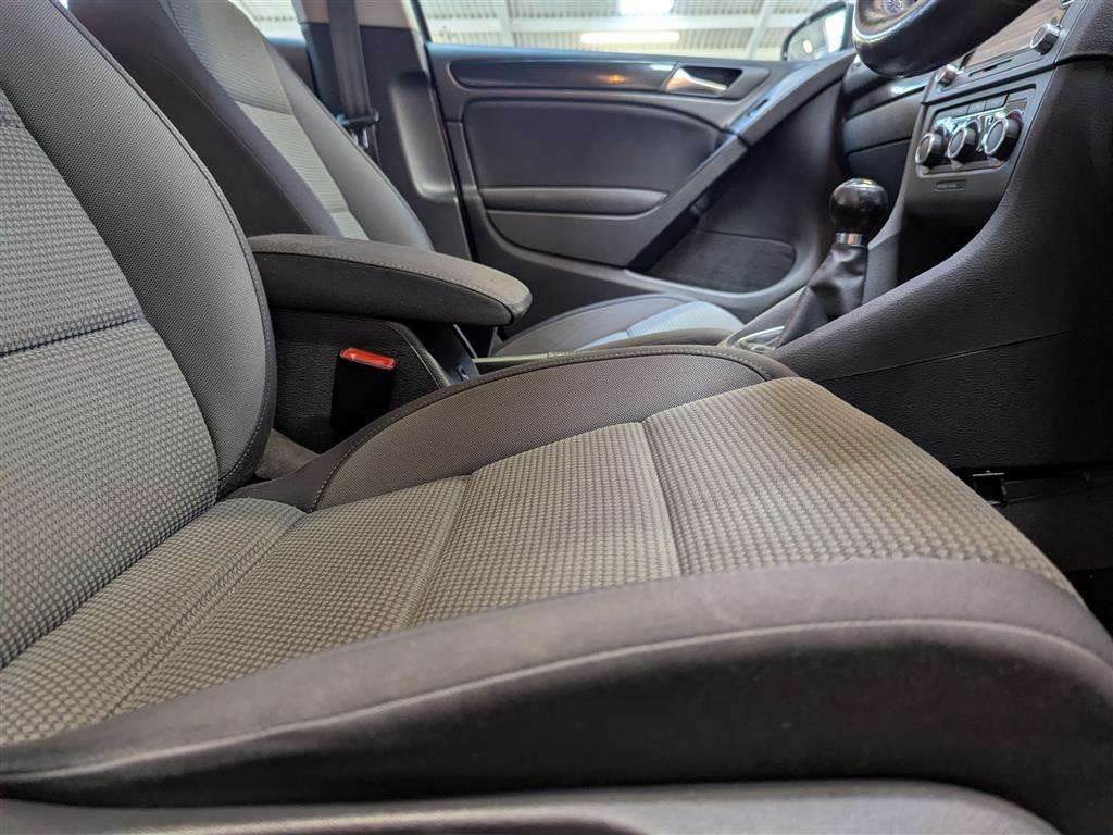 <p>2011 VOLKSWAGEN GOLF MATCH TDI BLUETECH</p>