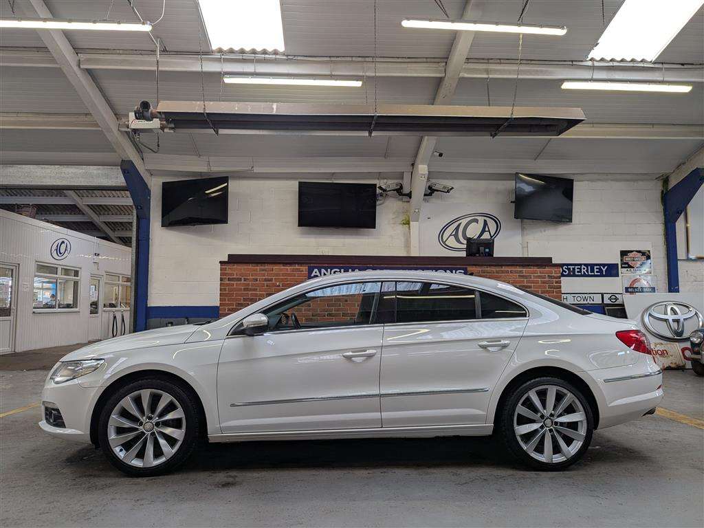 <p>2011 VOLKSWAGEN PASSAT GT CC TDI 170 BLUE</p>