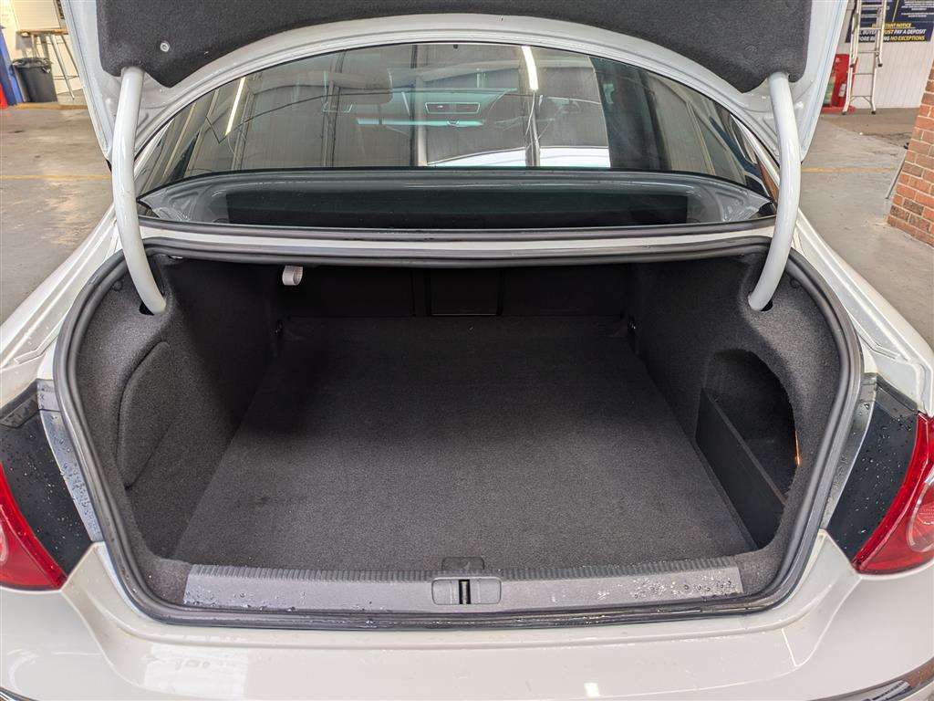 <p>2011 VOLKSWAGEN PASSAT GT CC TDI 170 BLUE</p>