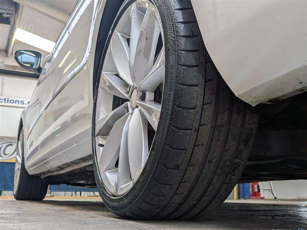 <p>2011 VOLKSWAGEN PASSAT GT CC TDI 170 BLUE</p>