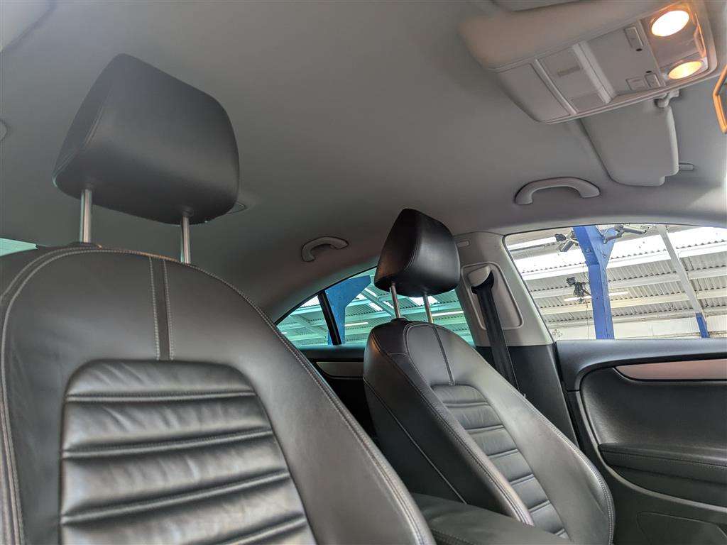 <p>2011 VOLKSWAGEN PASSAT GT CC TDI 170 BLUE</p>