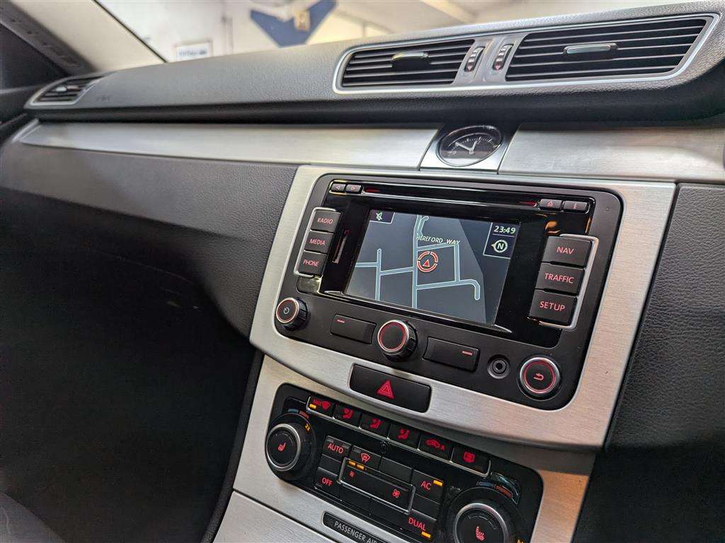 <p>2011 VOLKSWAGEN PASSAT GT CC TDI 170 BLUE</p>