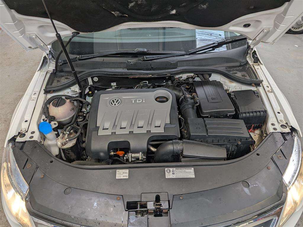 <p>2011 VOLKSWAGEN PASSAT GT CC TDI 170 BLUE</p>