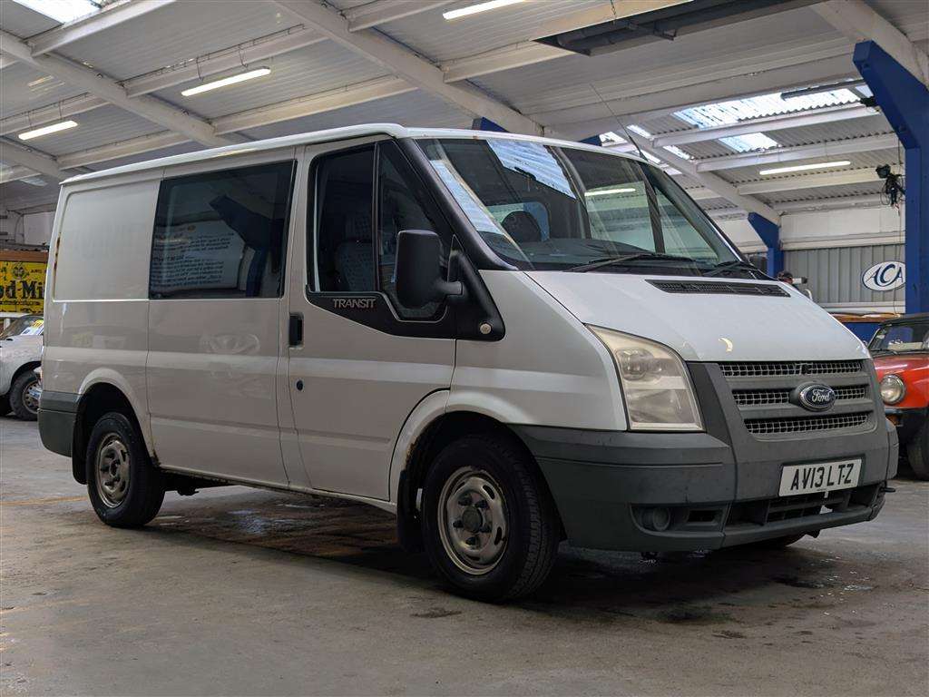 <p>2013 FORD TRANSIT 125 T260 FWD</p>