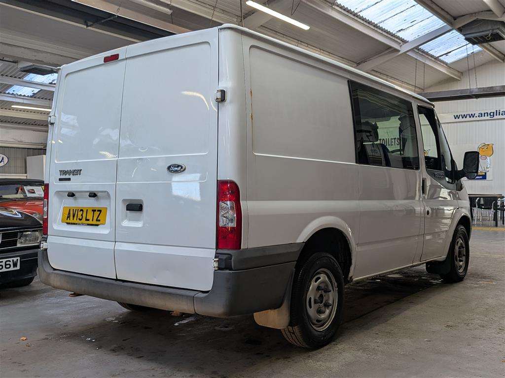 <p>2013 FORD TRANSIT 125 T260 FWD</p>