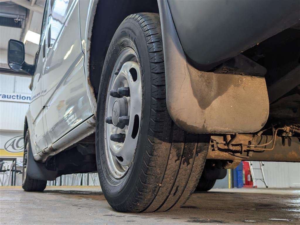 <p>2013 FORD TRANSIT 125 T260 FWD</p>