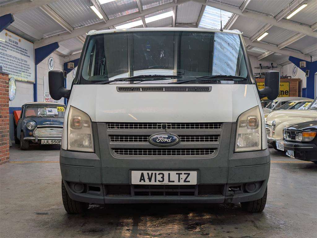 <p>2013 FORD TRANSIT 125 T260 FWD</p>