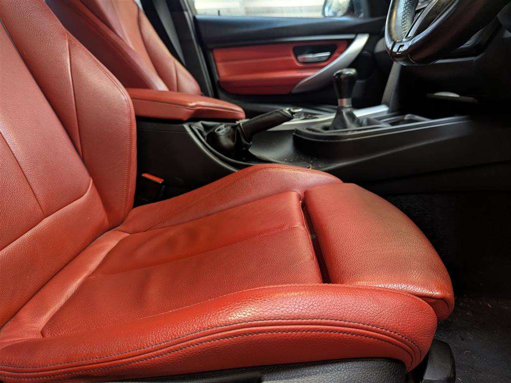 <p>2013 BMW 325D M SPORT</p>