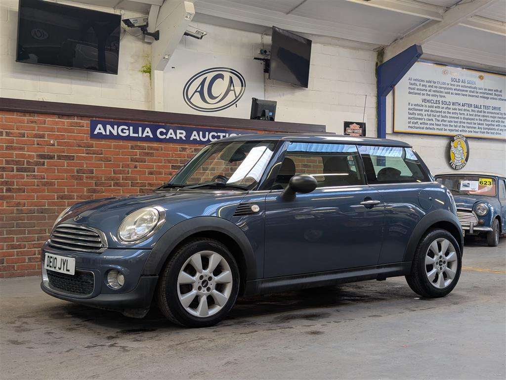 <p>2010 MINI ONE</p>