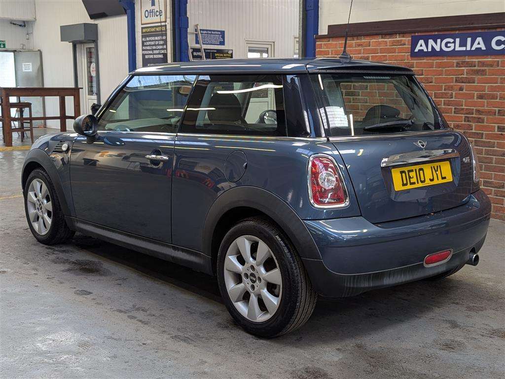 <p>2010 MINI ONE</p>