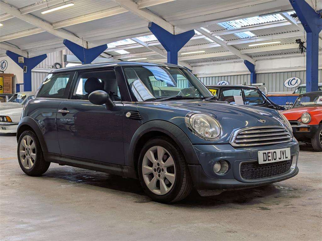 <p>2010 MINI ONE</p>