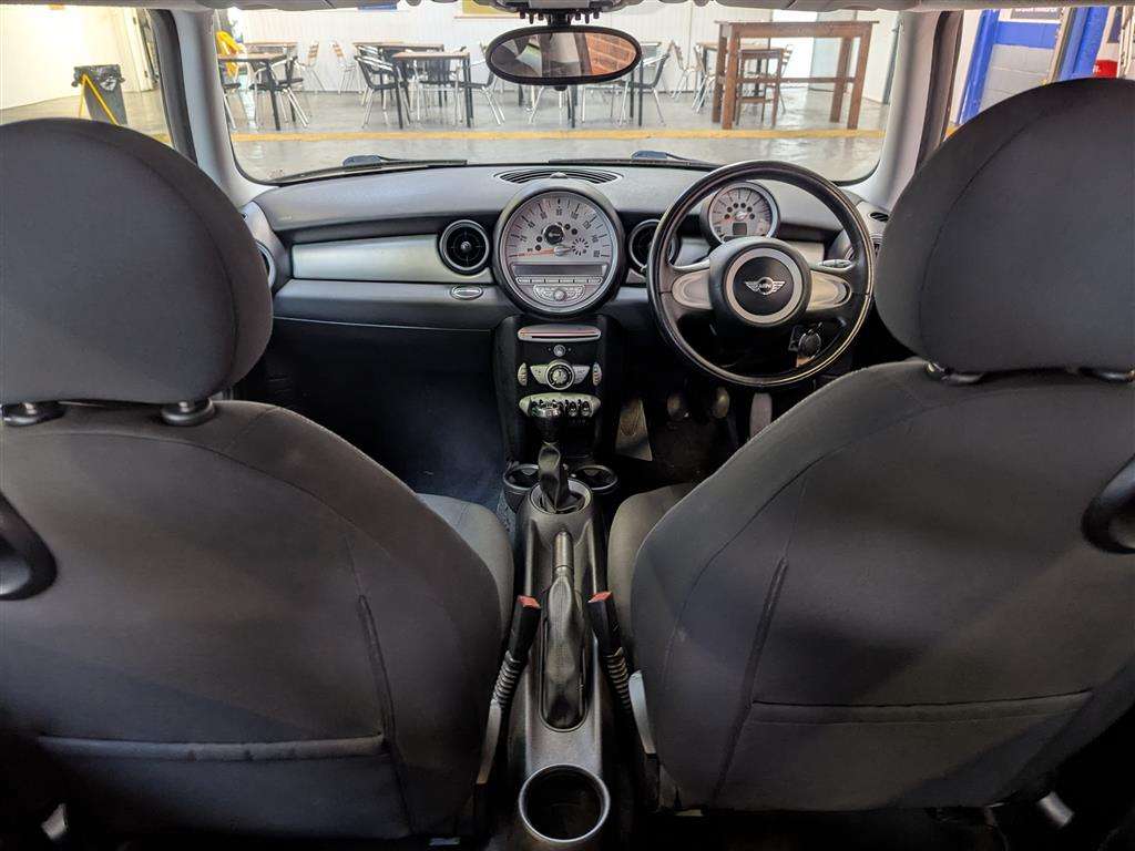 <p>2010 MINI ONE</p>