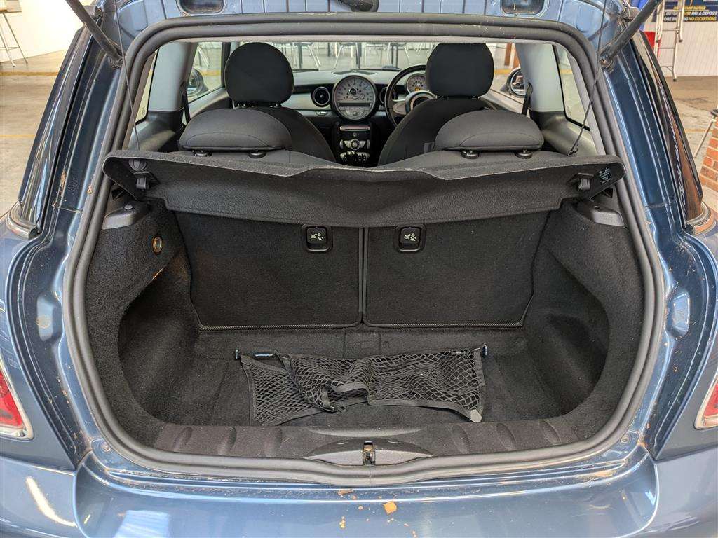 <p>2010 MINI ONE</p>