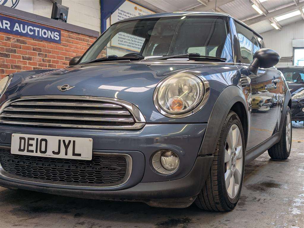 <p>2010 MINI ONE</p>