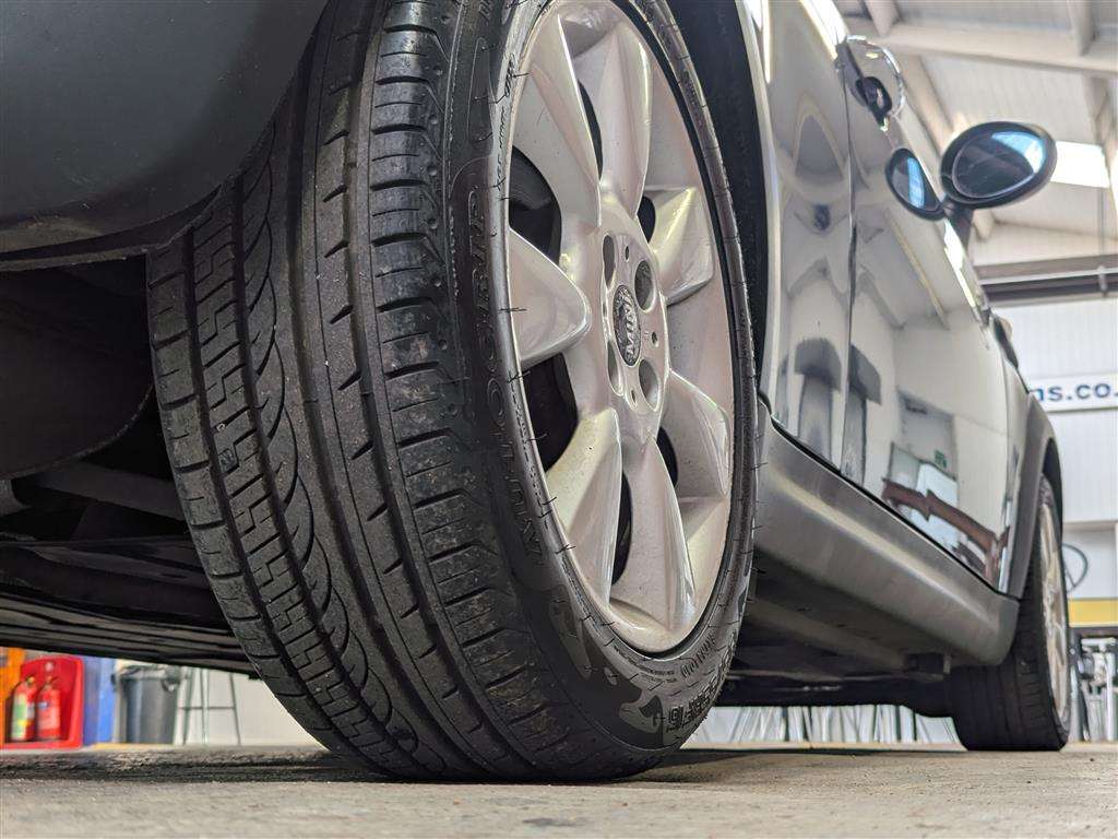 <p>2010 MINI ONE</p>