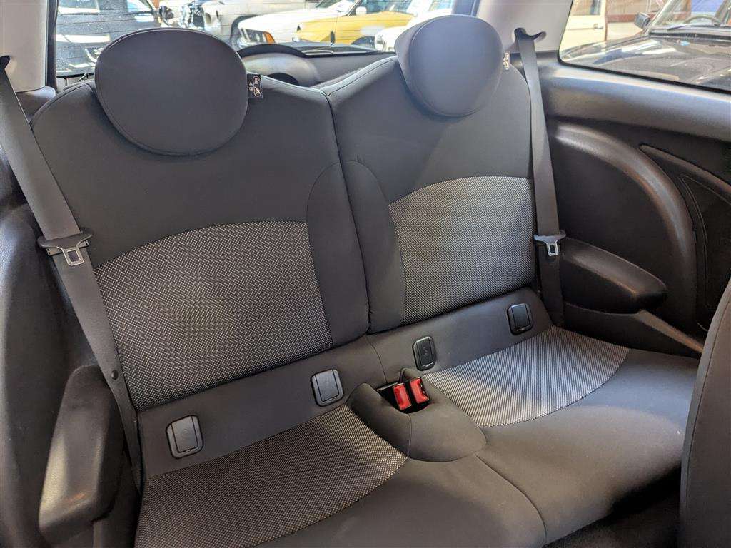 <p>2010 MINI ONE</p>