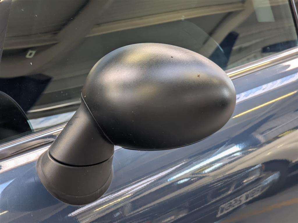 <p>2010 MINI ONE</p>