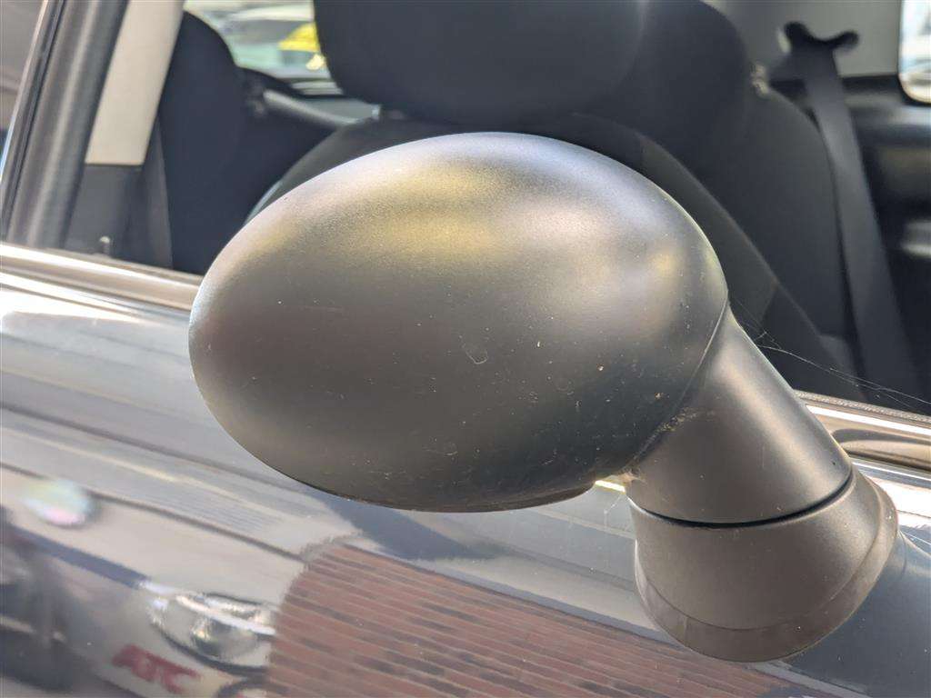 <p>2010 MINI ONE</p>