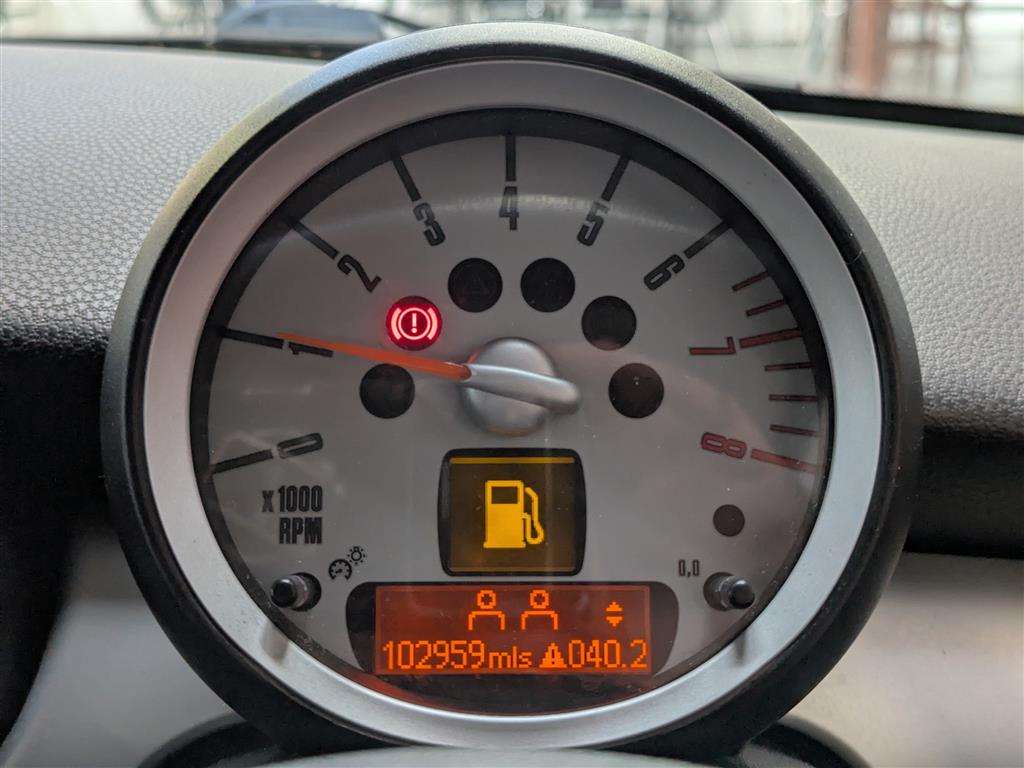 <p>2010 MINI ONE</p>