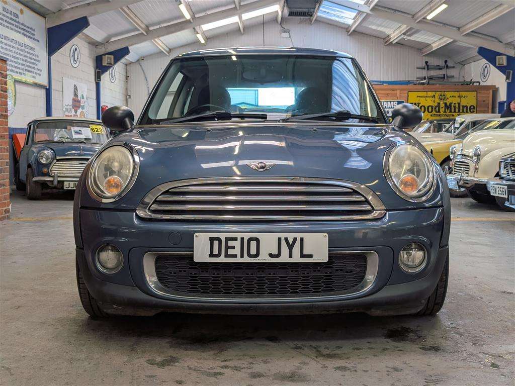 <p>2010 MINI ONE</p>