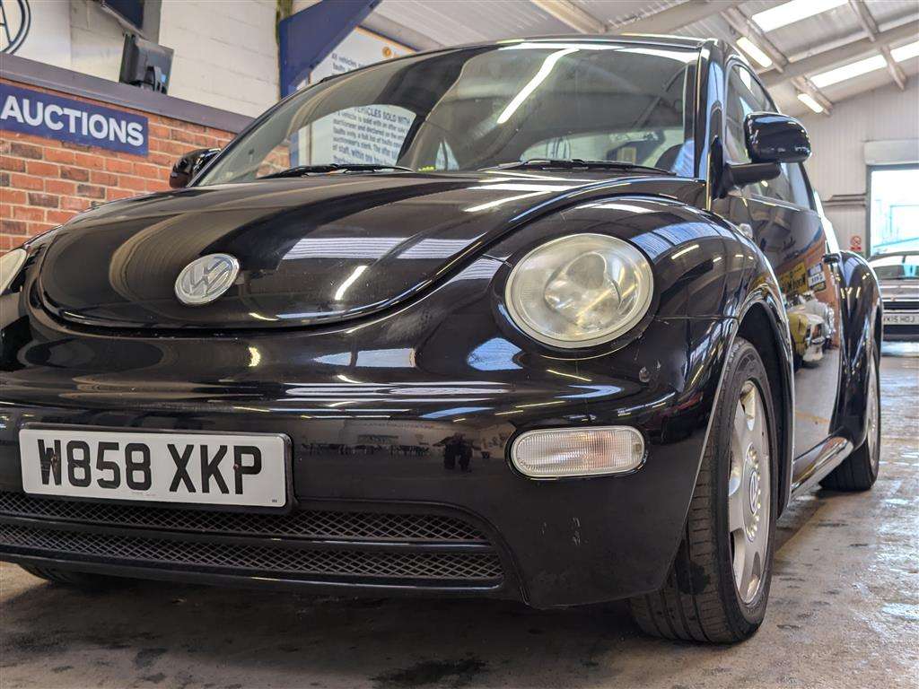 <p>2000 VOLKSWAGEN BEETLE</p>