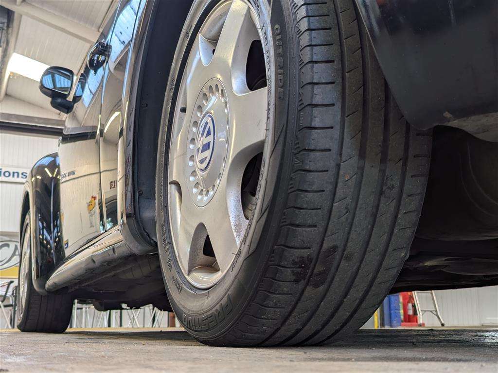 <p>2000 VOLKSWAGEN BEETLE</p>