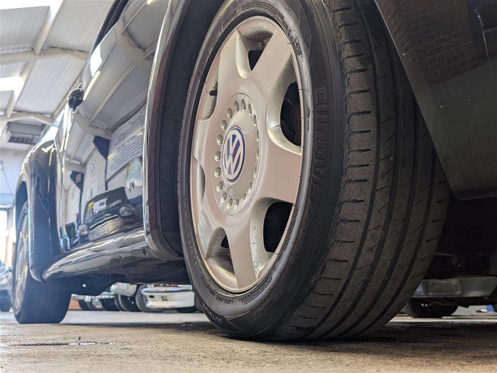 <p>2000 VOLKSWAGEN BEETLE</p>