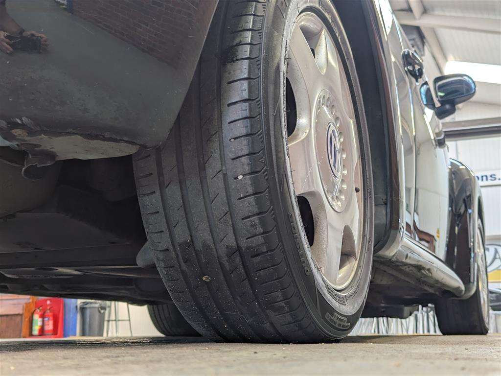 <p>2000 VOLKSWAGEN BEETLE</p>