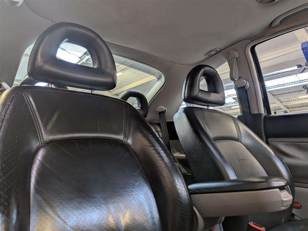 <p>2000 VOLKSWAGEN BEETLE</p>