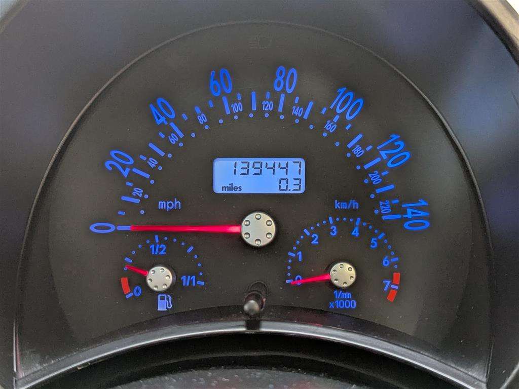 <p>2000 VOLKSWAGEN BEETLE</p>