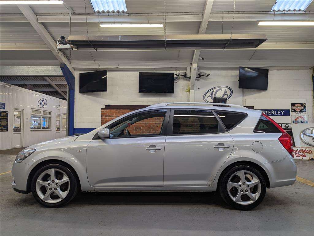 <p>2012 KIA CEED 3 CRDI AUTO</p>