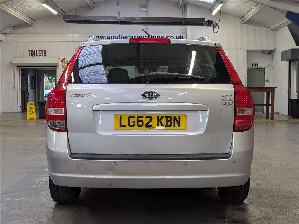 <p>2012 KIA CEED 3 CRDI AUTO</p>