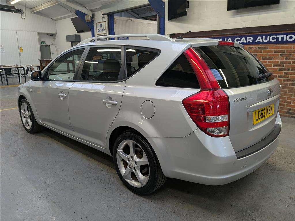 <p>2012 KIA CEED 3 CRDI AUTO</p>