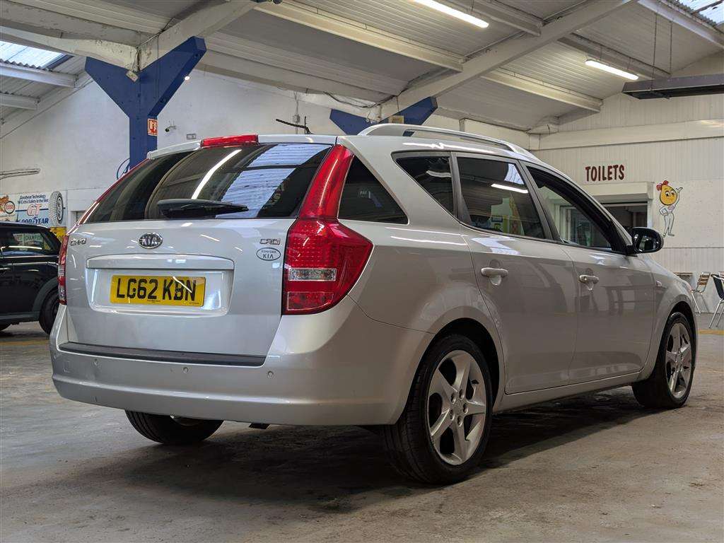 <p>2012 KIA CEED 3 CRDI AUTO</p>