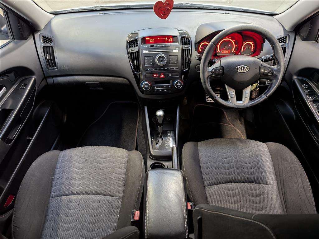 <p>2012 KIA CEED 3 CRDI AUTO</p>