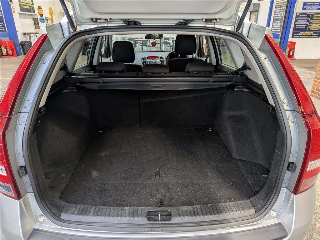 <p>2012 KIA CEED 3 CRDI AUTO</p>