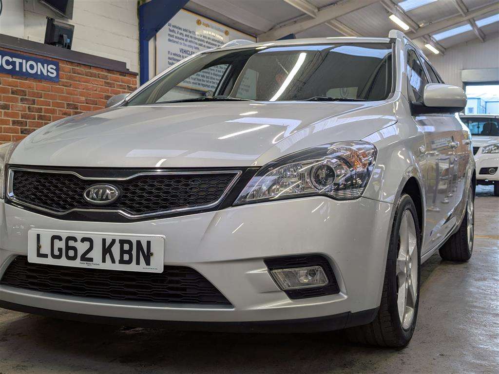 <p>2012 KIA CEED 3 CRDI AUTO</p>