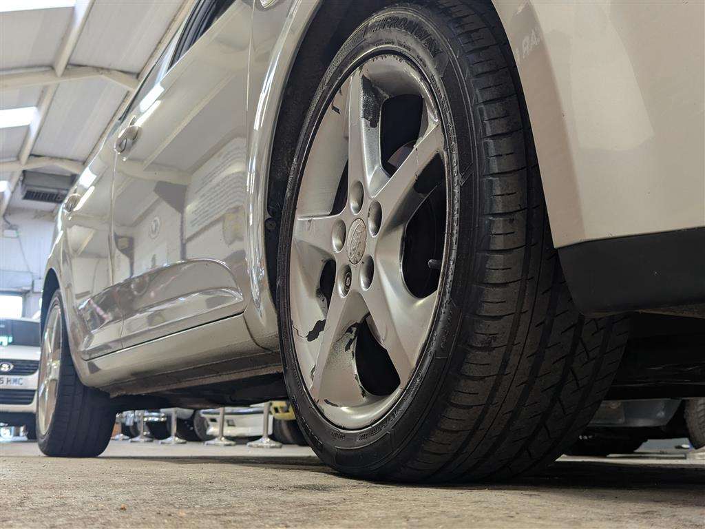 <p>2012 KIA CEED 3 CRDI AUTO</p>