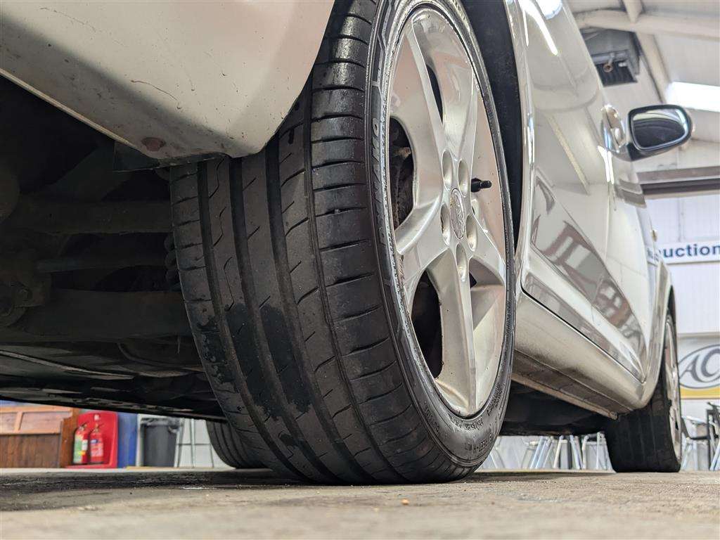 <p>2012 KIA CEED 3 CRDI AUTO</p>