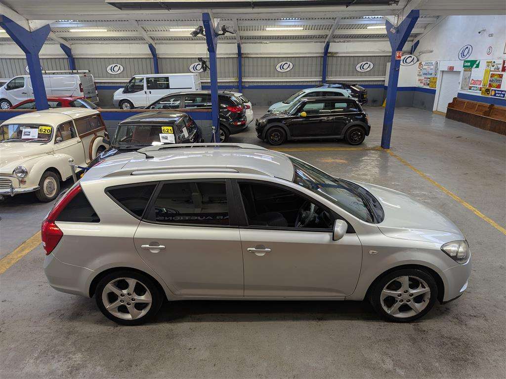 <p>2012 KIA CEED 3 CRDI AUTO</p>