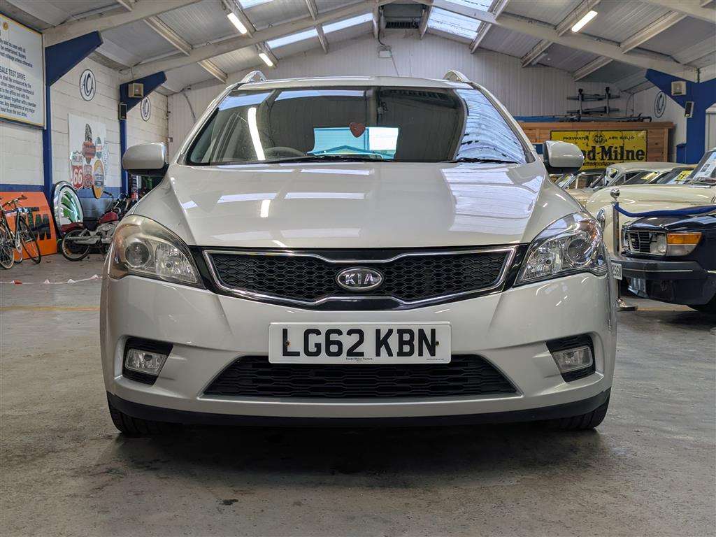 <p>2012 KIA CEED 3 CRDI AUTO</p>