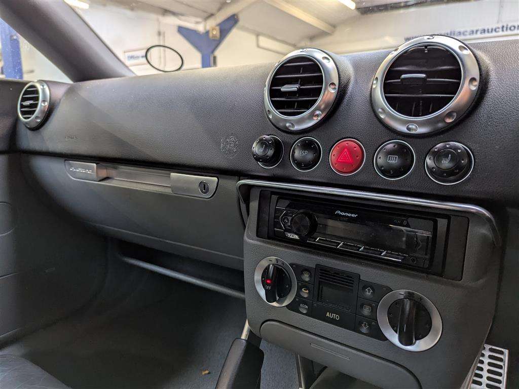 <p>1999 AUDI TT QUATTRO (180 BHP)</p>