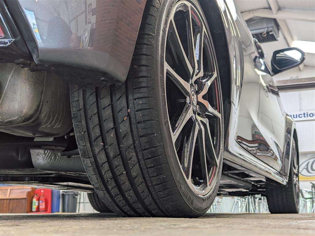 <p>2022 TOYOTA YARIS GR SPORT HEV CVT</p>