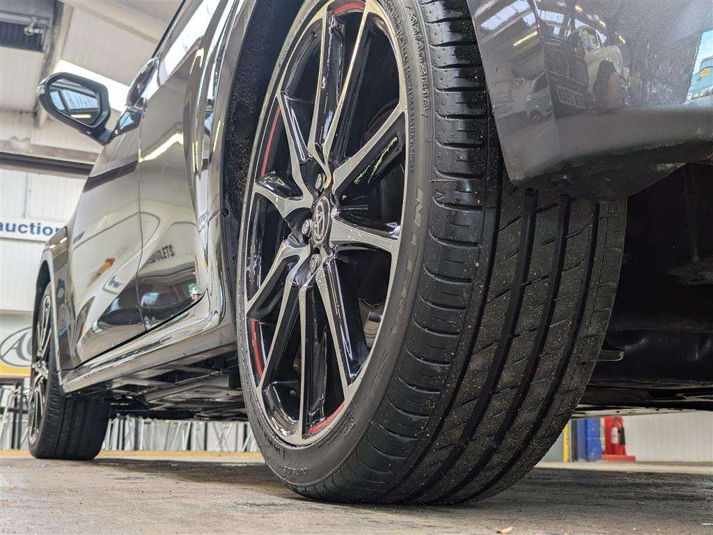 <p>2022 TOYOTA YARIS GR SPORT HEV CVT</p>