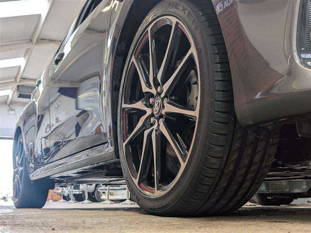 <p>2022 TOYOTA YARIS GR SPORT HEV CVT</p>