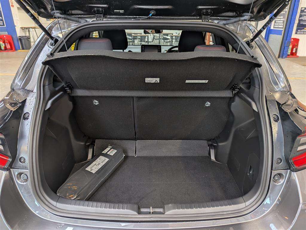 <p>2022 TOYOTA YARIS GR SPORT HEV CVT</p>