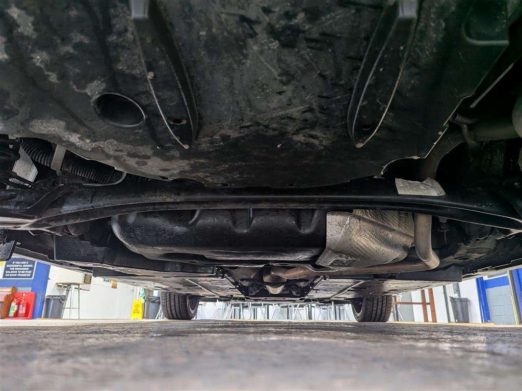 <p>2022 TOYOTA YARIS GR SPORT HEV CVT</p>