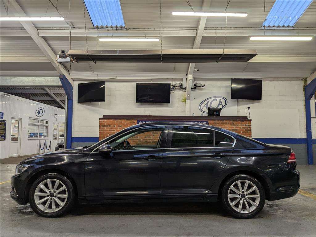 <p>2015 VOLKSWAGEN PASSAT SE BUSINESS TDI BM</p>
