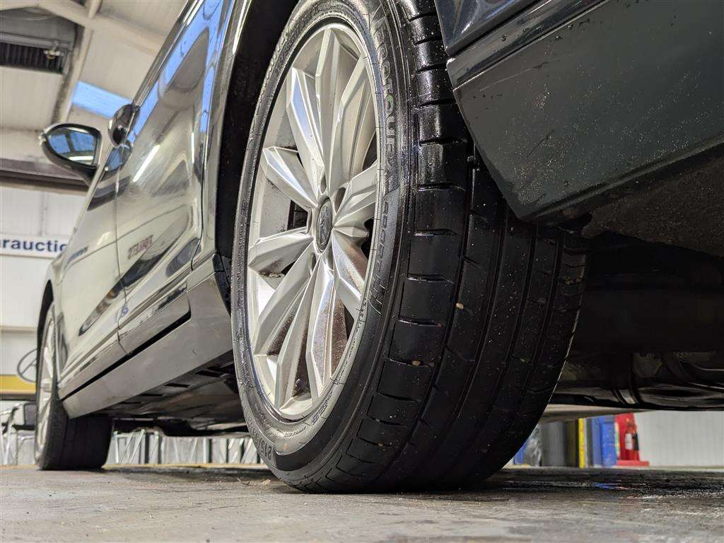 <p>2015 VOLKSWAGEN PASSAT SE BUSINESS TDI BM</p>