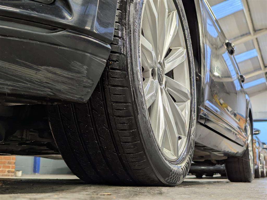 <p>2015 VOLKSWAGEN PASSAT SE BUSINESS TDI BM</p>